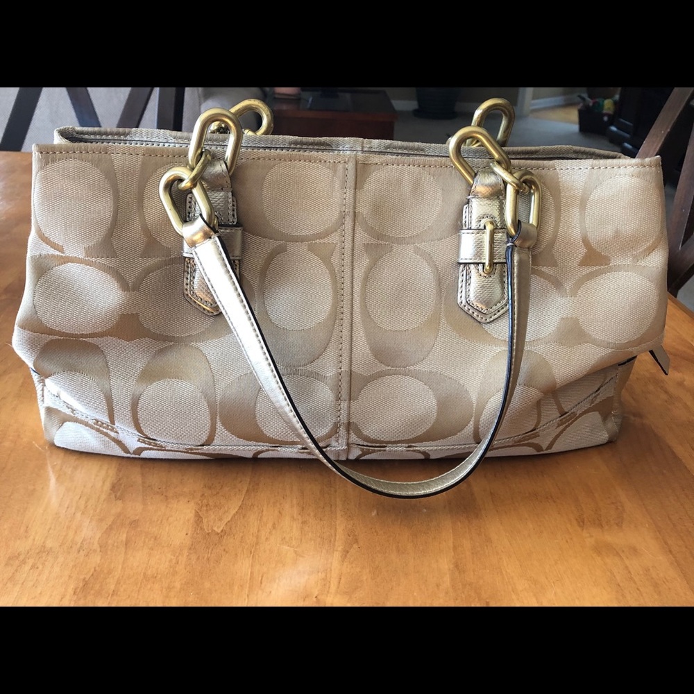 Coach Chelsea Jaden shoulder purse. Gently used. - Picture 2 of 4